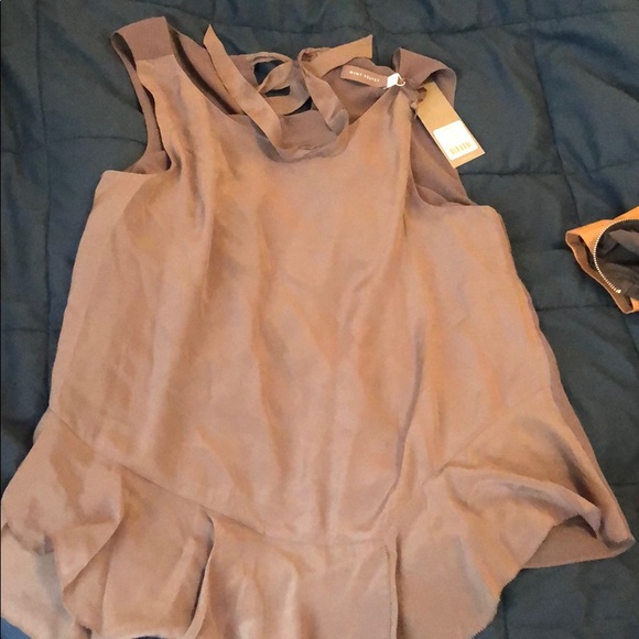 Cute dark purple top - Picture 2 of 5